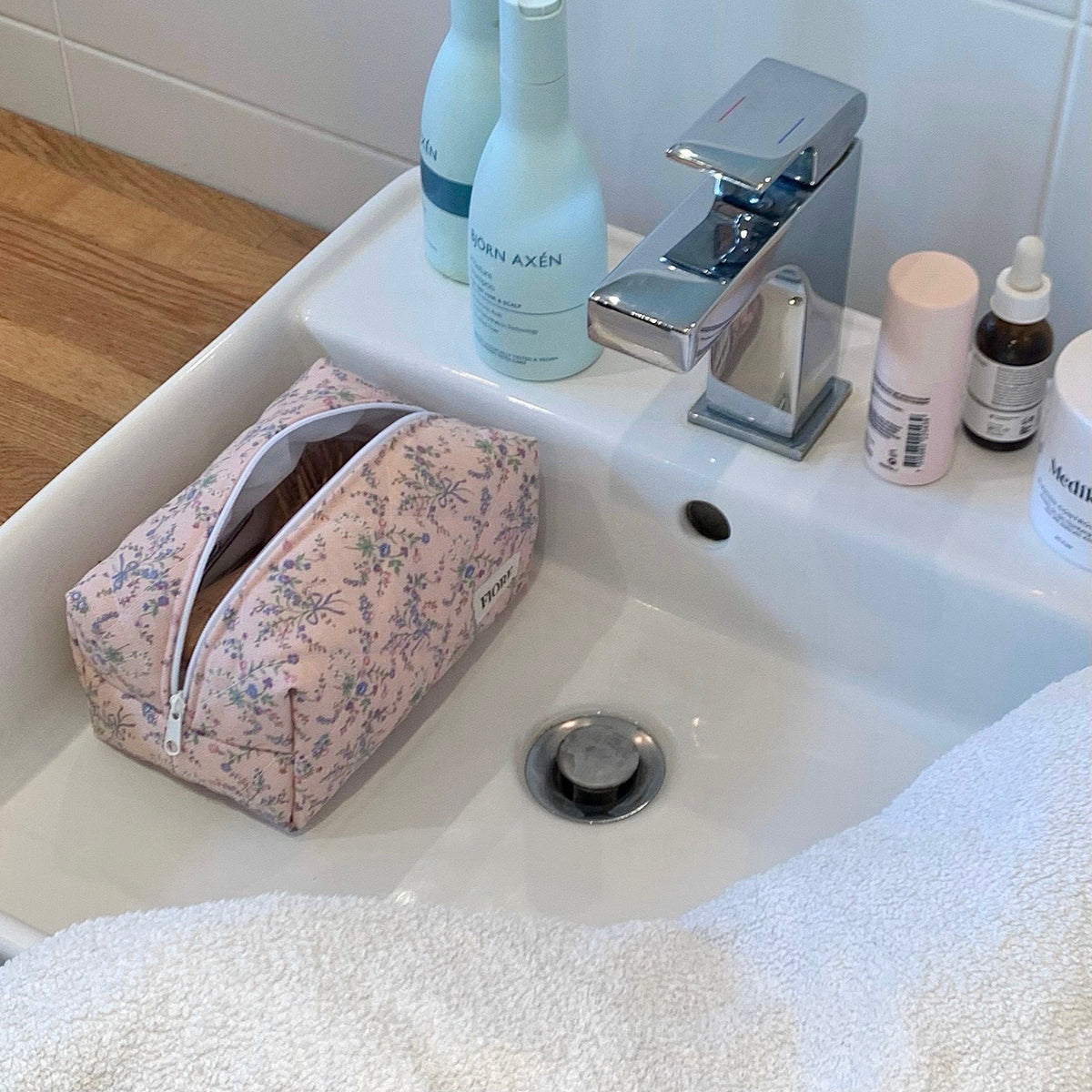 Upcycled Necessär - Bari